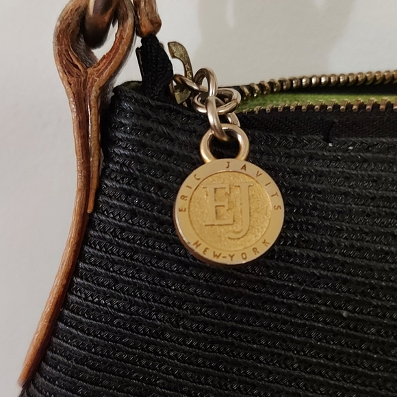 Eric Javits Raffia straw shoulder bag in black - Picture 3 of 10